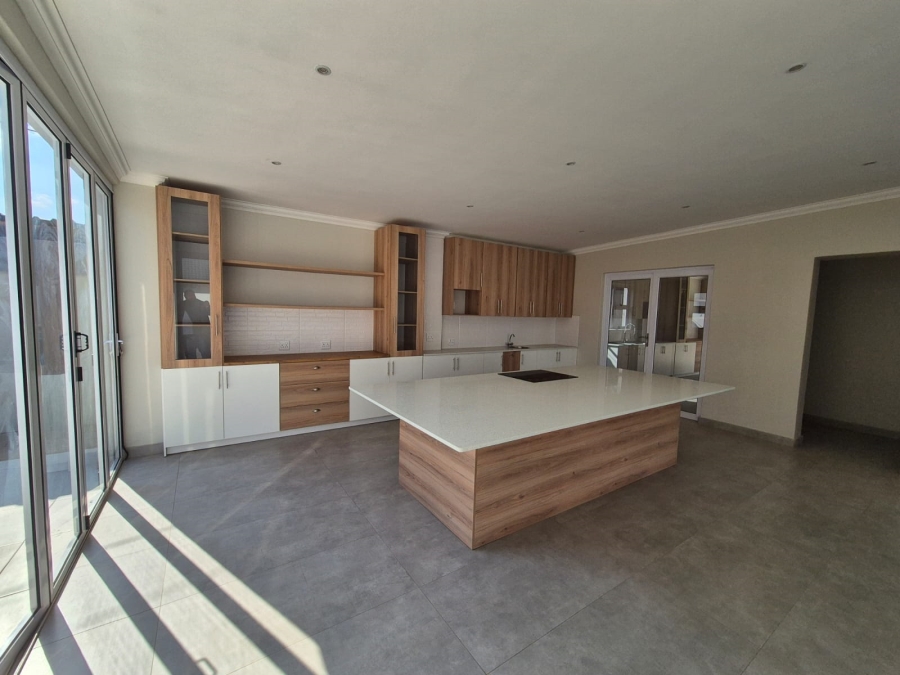 5 Bedroom Property for Sale in Wierda Park Gauteng