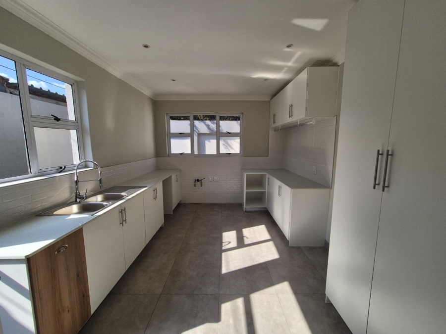 5 Bedroom Property for Sale in Wierda Park Gauteng