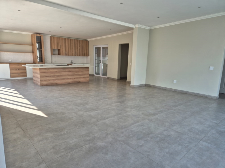 5 Bedroom Property for Sale in Wierda Park Gauteng