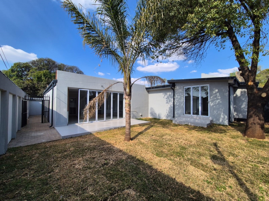 5 Bedroom Property for Sale in Wierda Park Gauteng