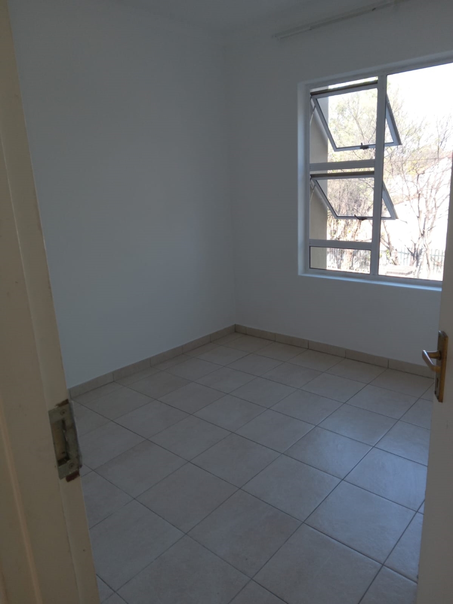 To Let 2 Bedroom Property for Rent in Bryanston Gauteng