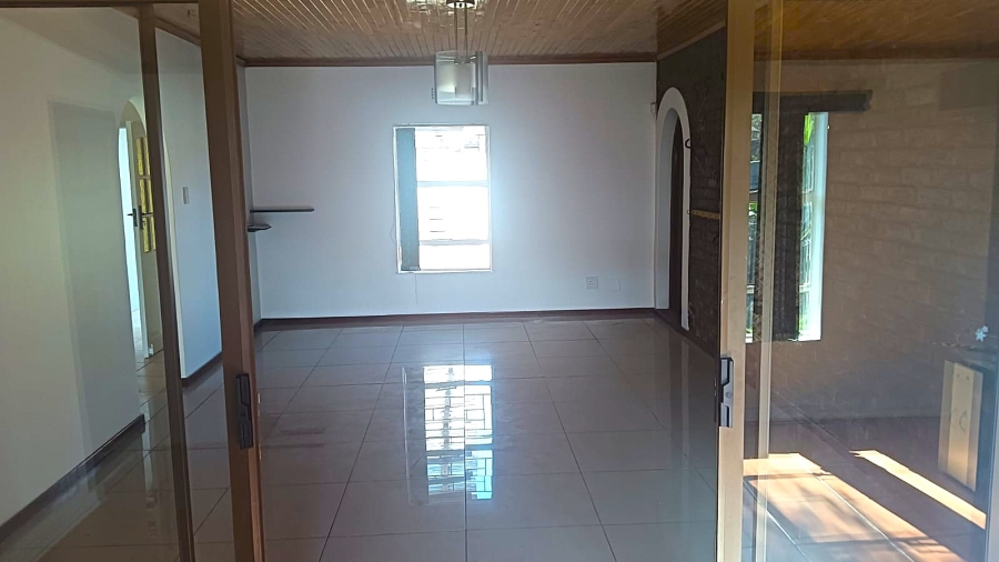 5 Bedroom Property for Sale in Edleen Gauteng