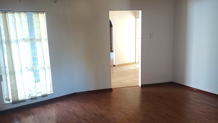 5 Bedroom Property for Sale in Edleen Gauteng