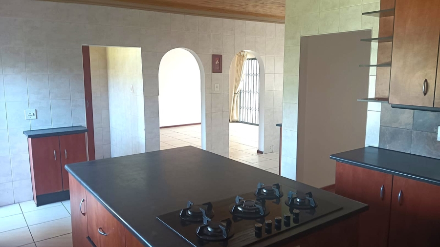 5 Bedroom Property for Sale in Edleen Gauteng