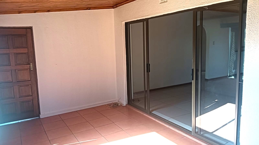 5 Bedroom Property for Sale in Edleen Gauteng
