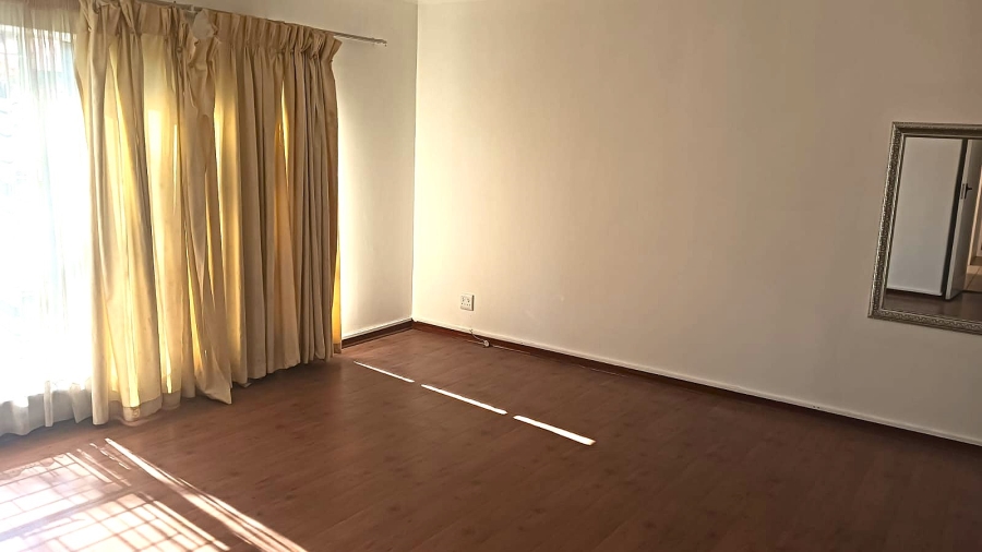 5 Bedroom Property for Sale in Edleen Gauteng