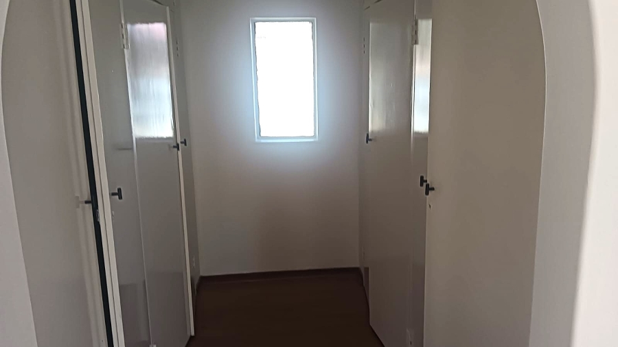 5 Bedroom Property for Sale in Edleen Gauteng