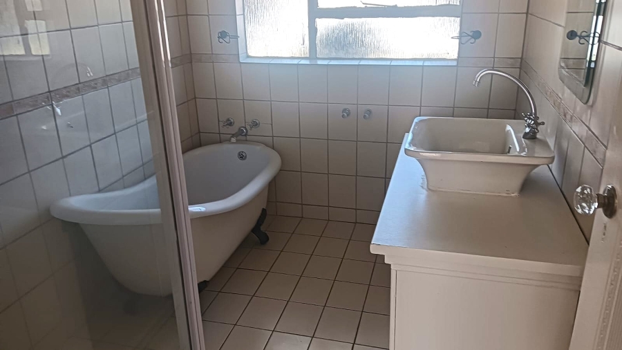 5 Bedroom Property for Sale in Edleen Gauteng