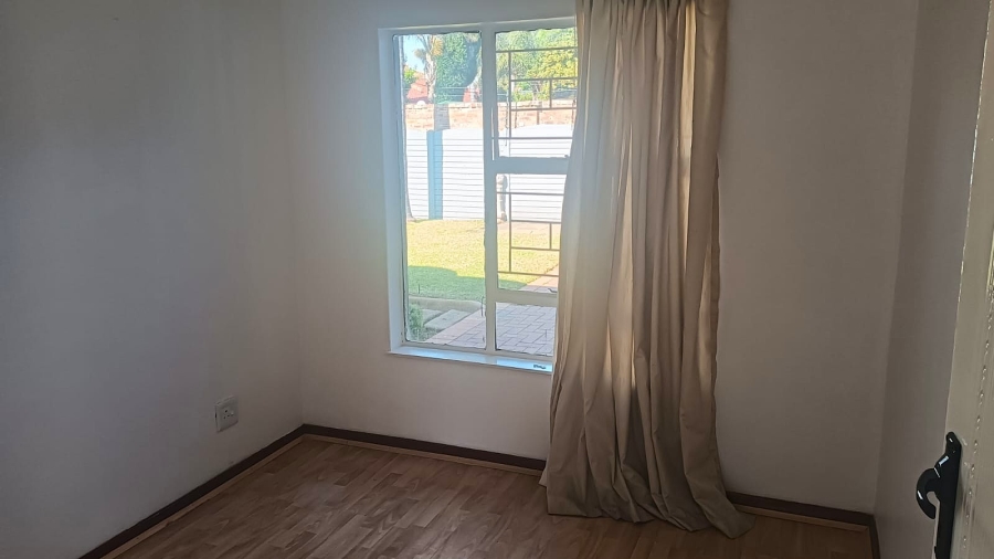 5 Bedroom Property for Sale in Edleen Gauteng