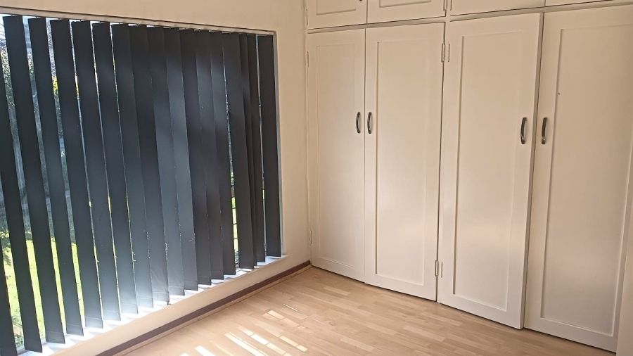 5 Bedroom Property for Sale in Edleen Gauteng