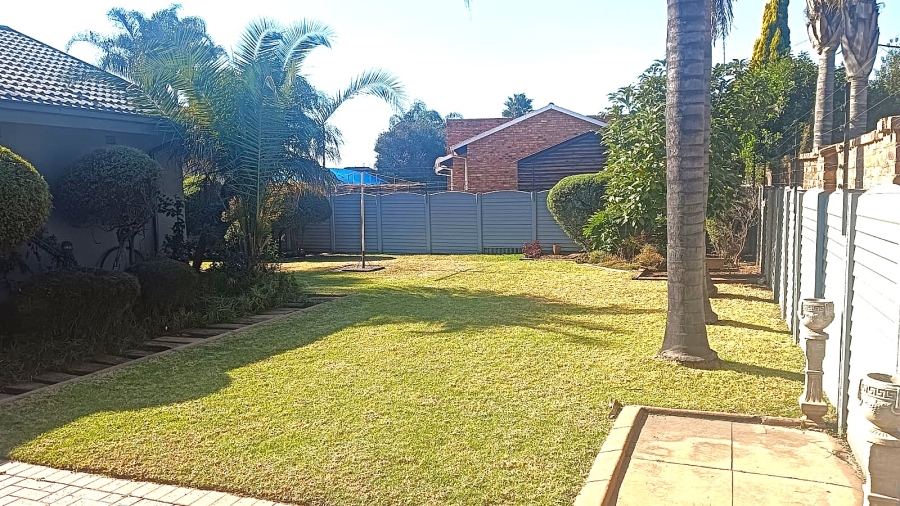 5 Bedroom Property for Sale in Edleen Gauteng