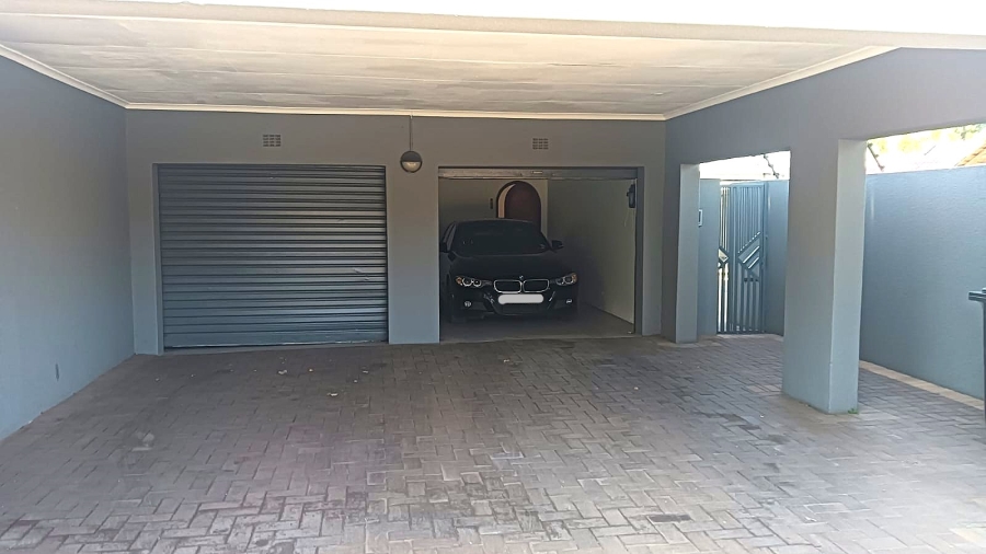 5 Bedroom Property for Sale in Edleen Gauteng
