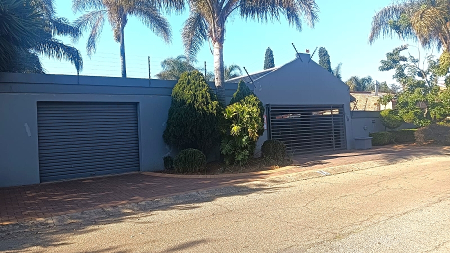 5 Bedroom Property for Sale in Edleen Gauteng