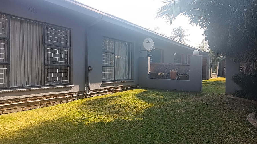 To Let 5 Bedroom Property for Rent in Edleen Gauteng