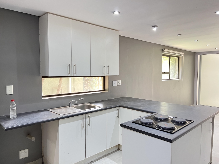 To Let 2 Bedroom Property for Rent in Lyndhurst Gauteng