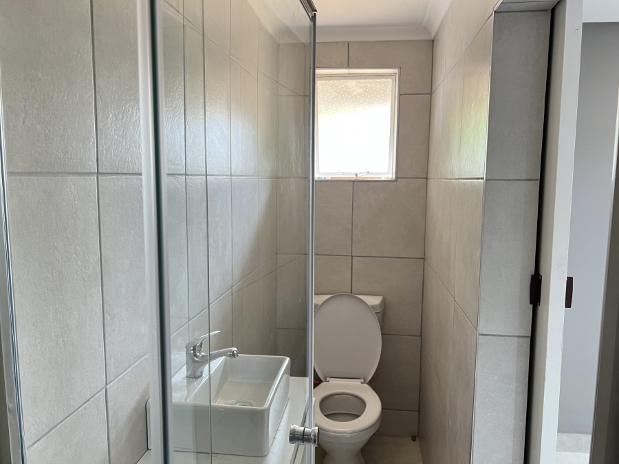 To Let 2 Bedroom Property for Rent in Lyndhurst Gauteng
