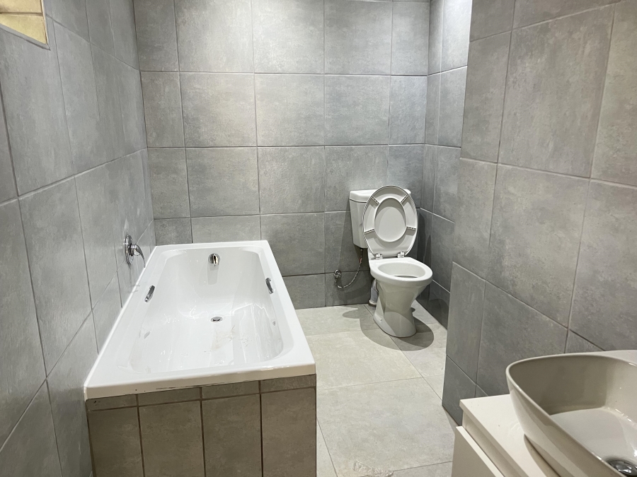 To Let 2 Bedroom Property for Rent in Lyndhurst Gauteng