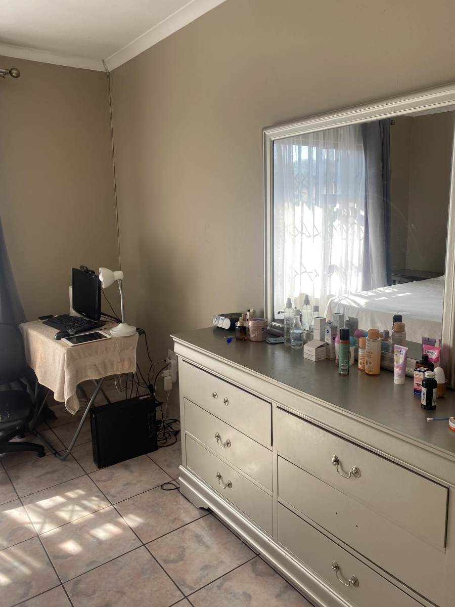 2 Bedroom Property for Sale in Ridgeway Gauteng