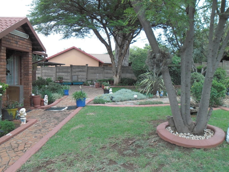 3 Bedroom Property for Sale in Heuweloord Gauteng