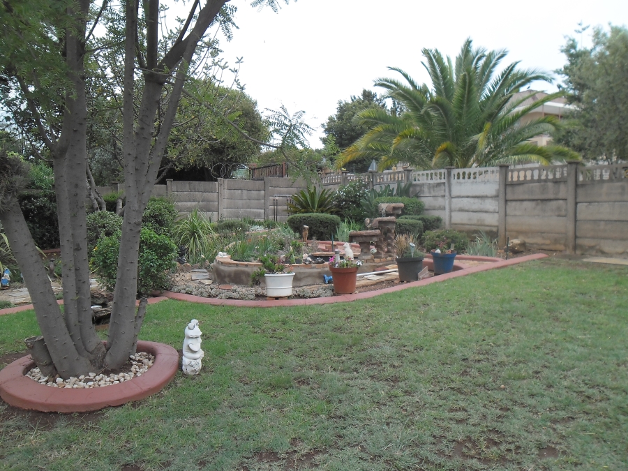 3 Bedroom Property for Sale in Heuweloord Gauteng