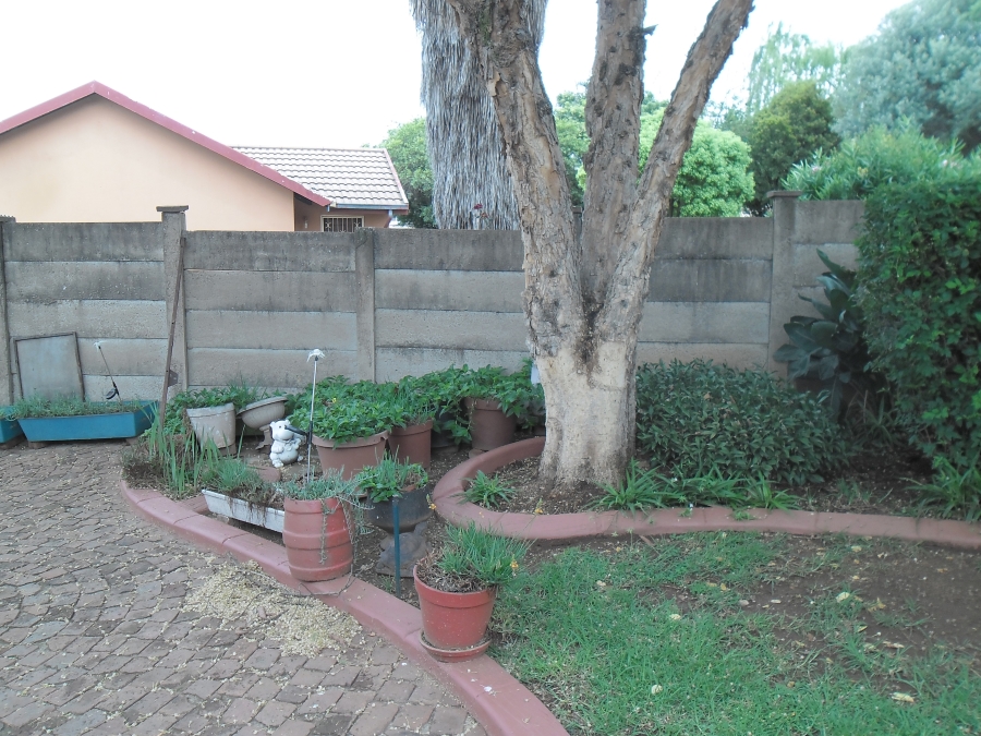 3 Bedroom Property for Sale in Heuweloord Gauteng