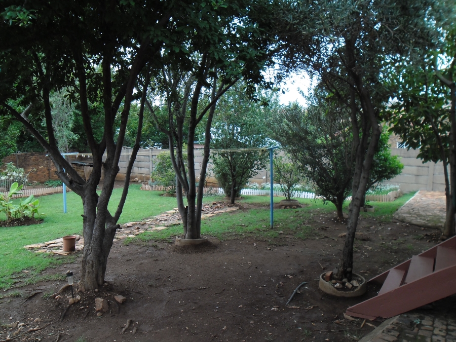 3 Bedroom Property for Sale in Heuweloord Gauteng