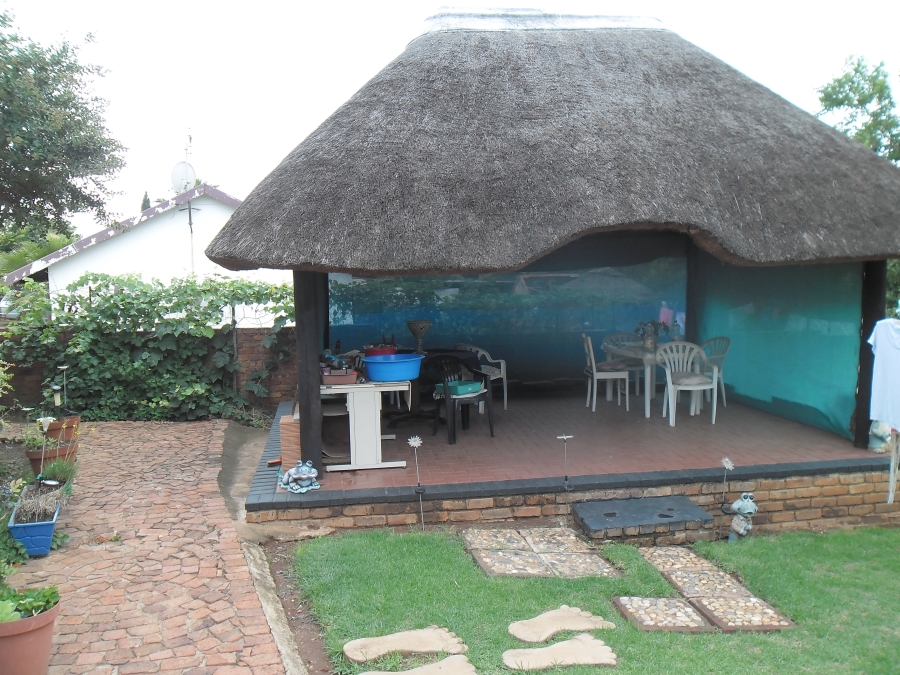 3 Bedroom Property for Sale in Heuweloord Gauteng
