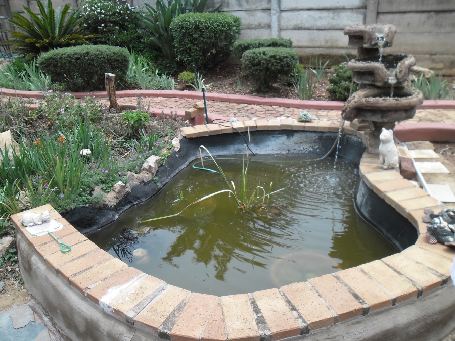 3 Bedroom Property for Sale in Heuweloord Gauteng