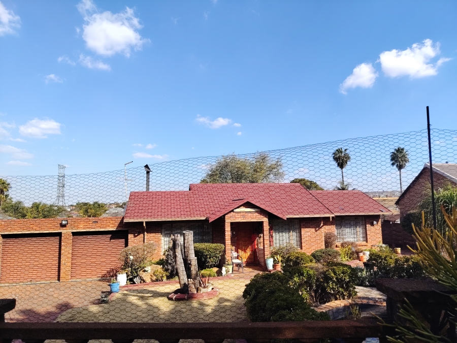 3 Bedroom Property for Sale in Heuweloord Gauteng