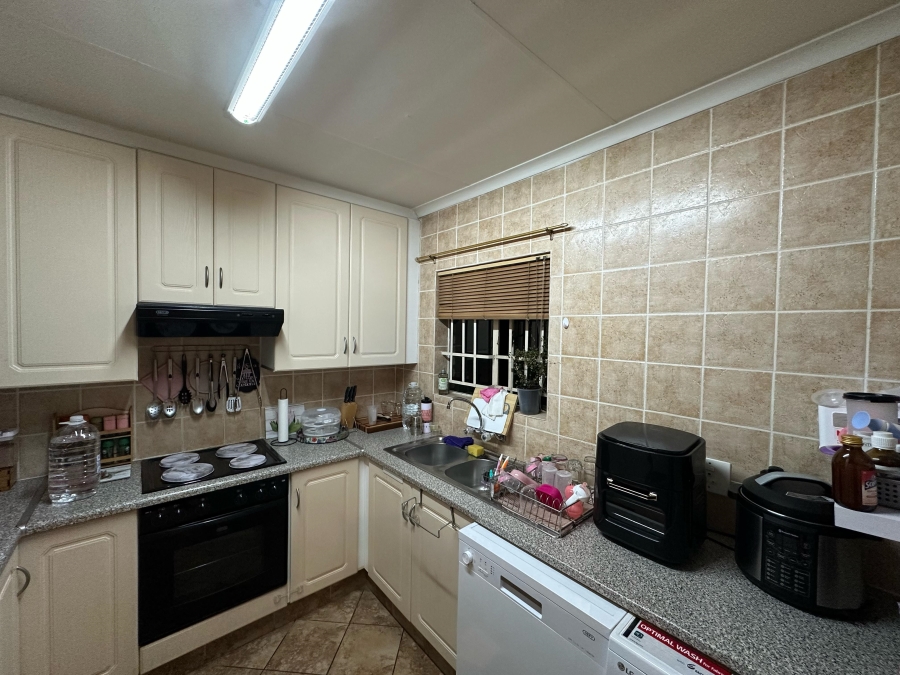 2 Bedroom Property for Sale in Florauna Gauteng