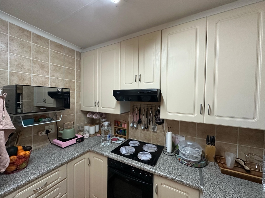 2 Bedroom Property for Sale in Florauna Gauteng