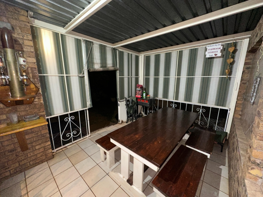 2 Bedroom Property for Sale in Florauna Gauteng
