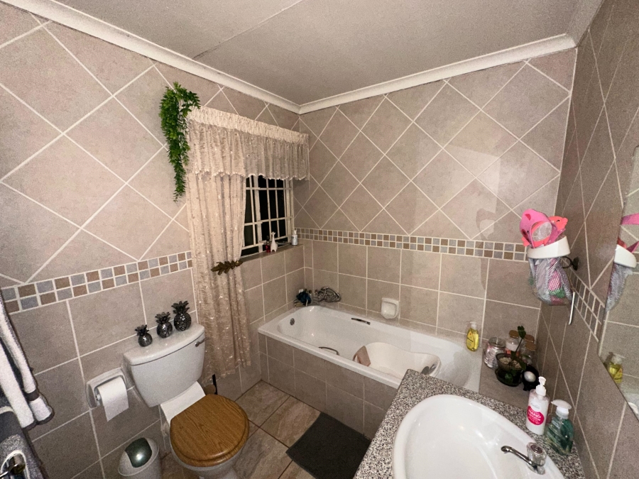 2 Bedroom Property for Sale in Florauna Gauteng
