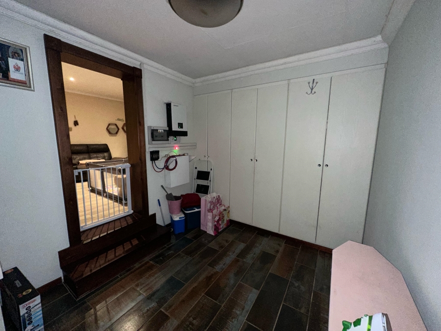 2 Bedroom Property for Sale in Florauna Gauteng