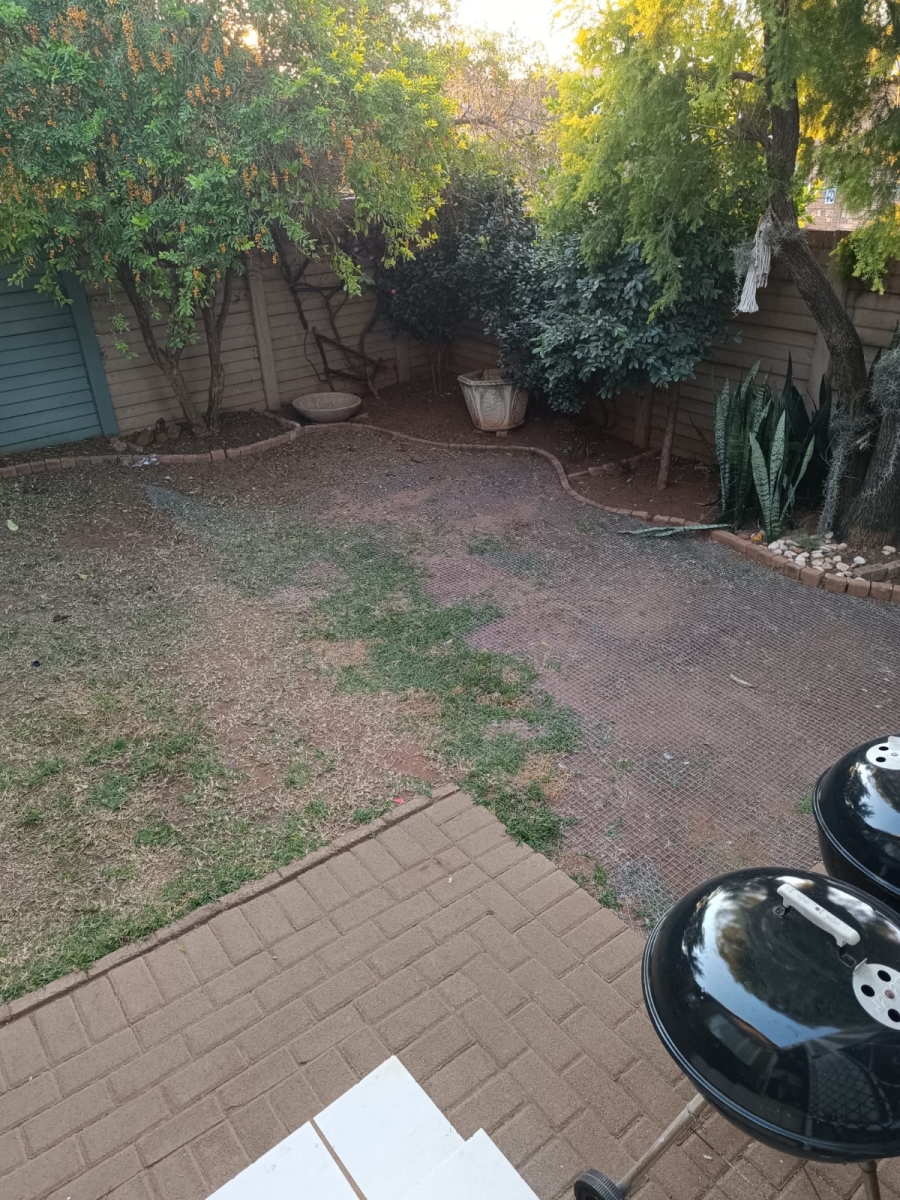 2 Bedroom Property for Sale in Florauna Gauteng