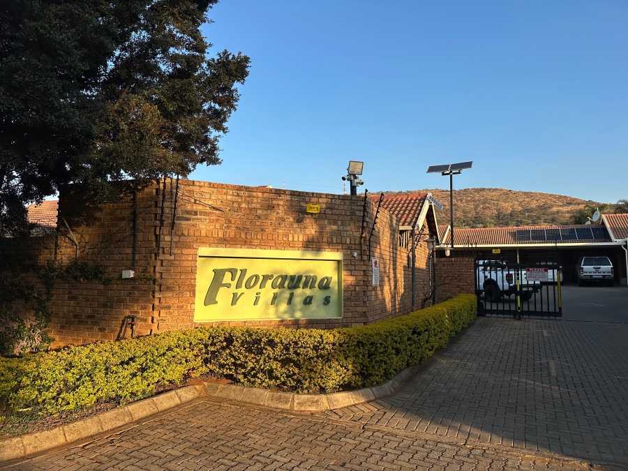 2 Bedroom Property for Sale in Florauna Gauteng