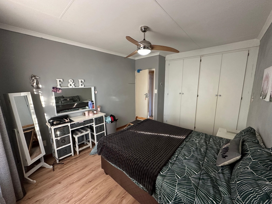 2 Bedroom Property for Sale in Florauna Gauteng