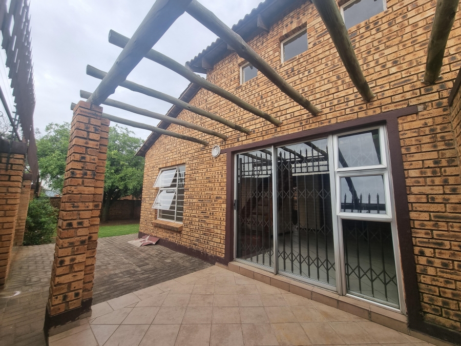 2 Bedroom Property for Sale in Honeypark Gauteng