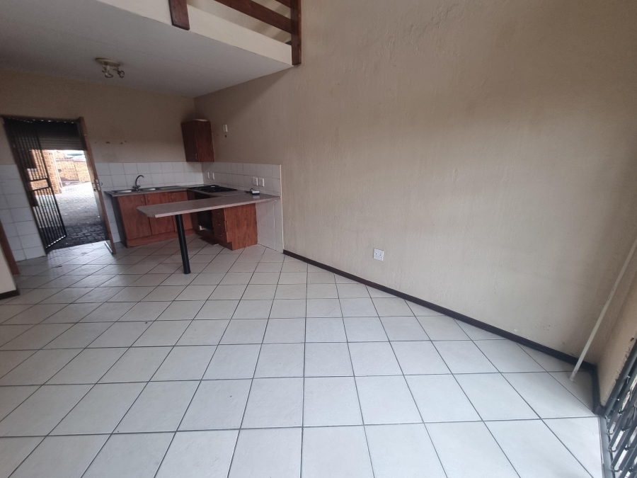 2 Bedroom Property for Sale in Honeypark Gauteng