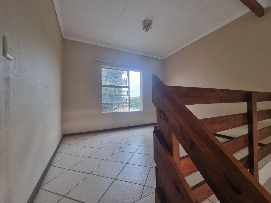 2 Bedroom Property for Sale in Honeypark Gauteng