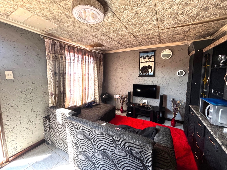 1 Bedroom Property for Sale in Tsakane Ext 12 Gauteng