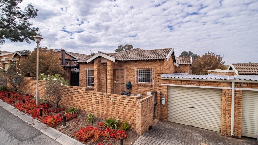 3 Bedroom Property for Sale in Ruimsig Gauteng