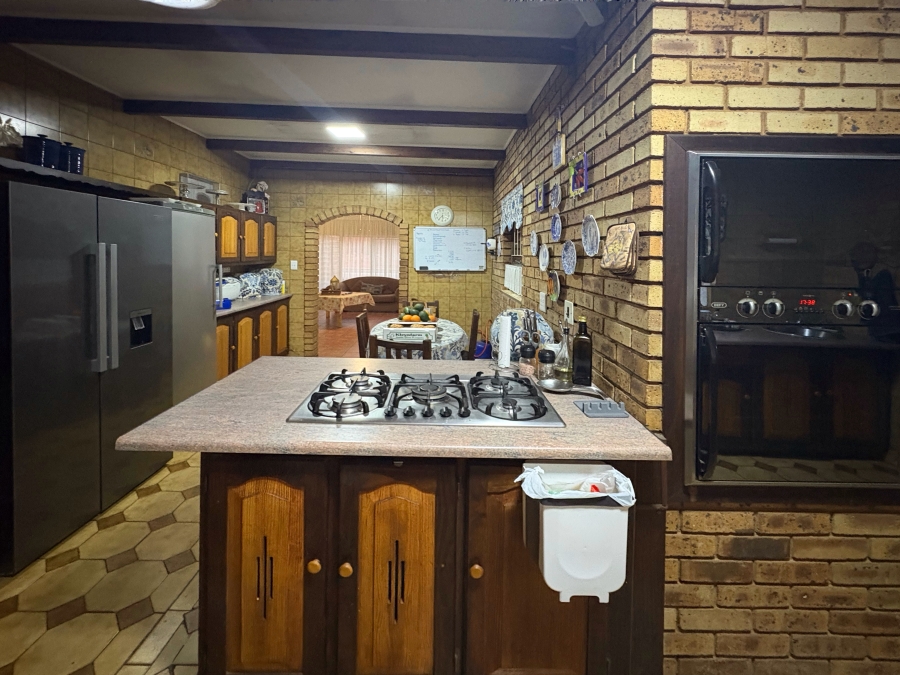 9 Bedroom Property for Sale in Wonderboom Gauteng