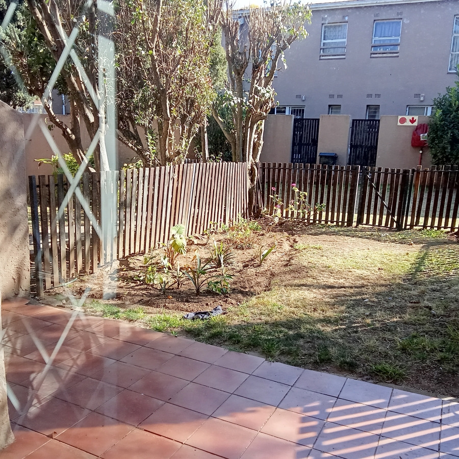 2 Bedroom Property for Sale in Florida Gauteng
