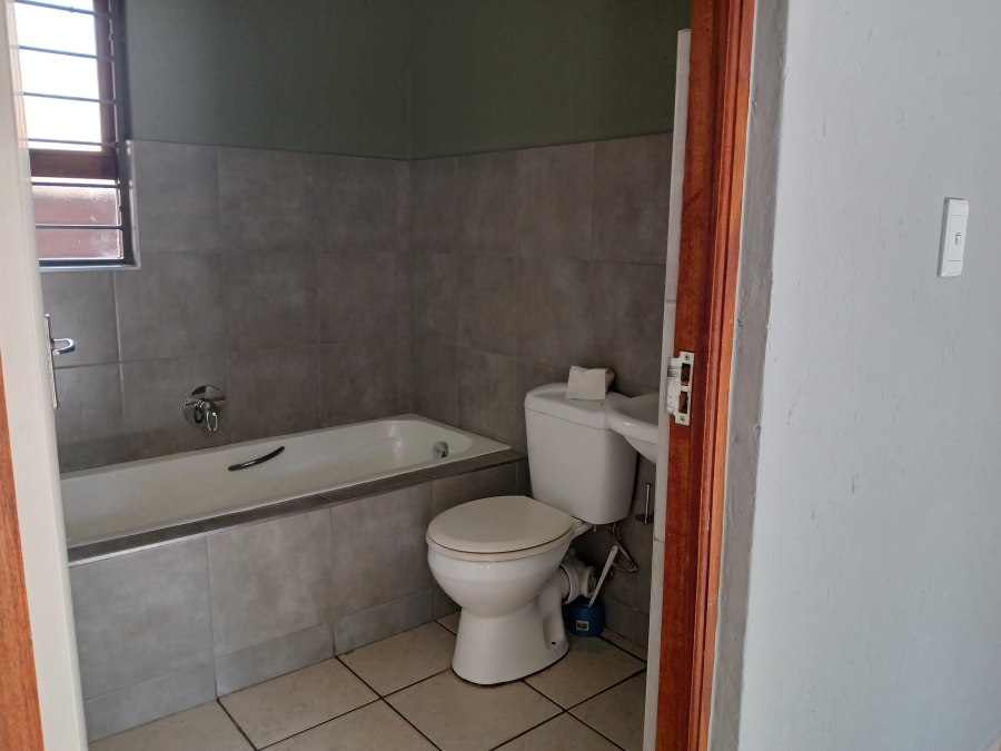 To Let 2 Bedroom Property for Rent in North Riding AH Gauteng