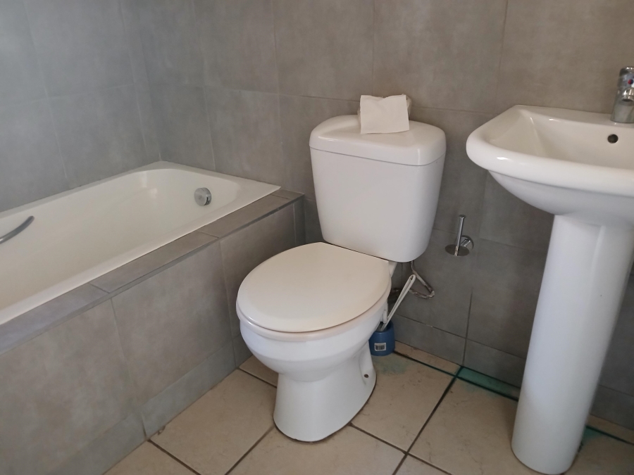 To Let 2 Bedroom Property for Rent in North Riding AH Gauteng