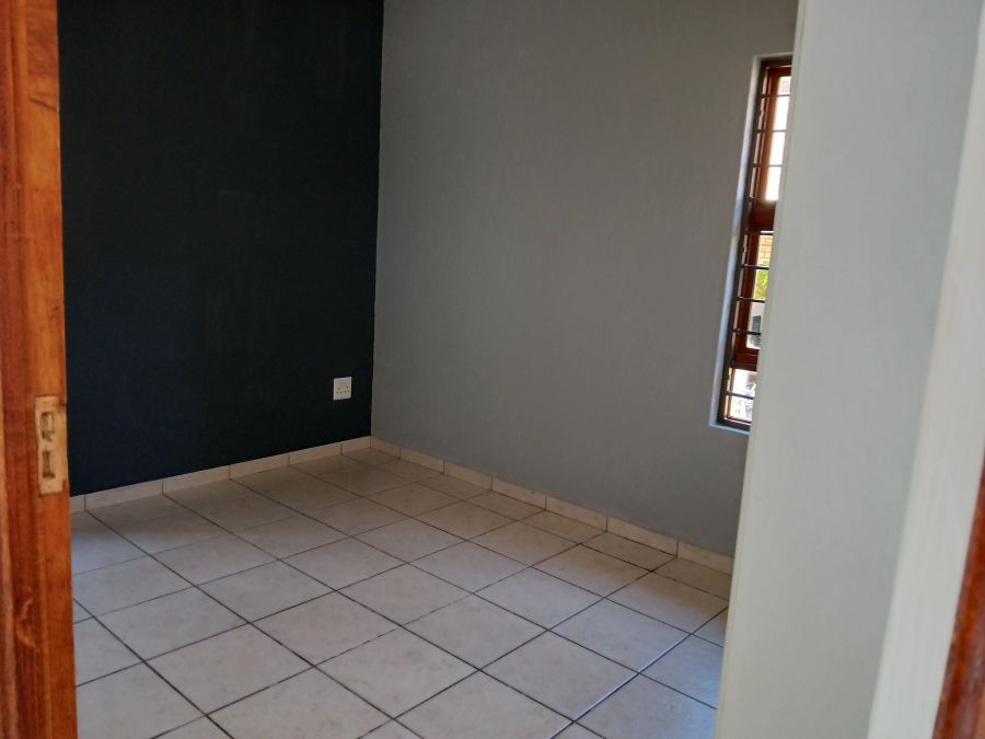 To Let 2 Bedroom Property for Rent in North Riding AH Gauteng
