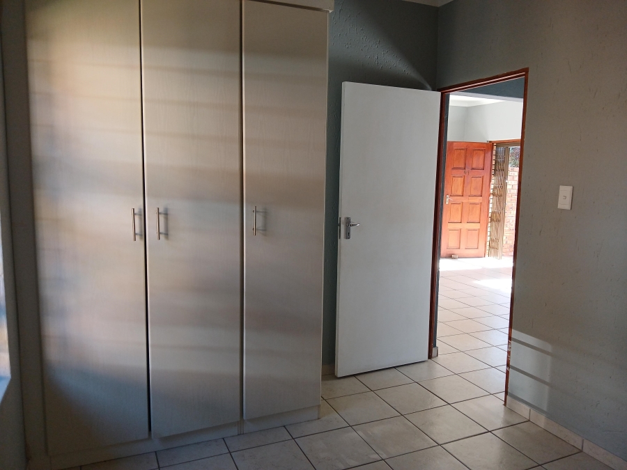 To Let 2 Bedroom Property for Rent in North Riding AH Gauteng