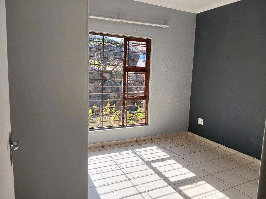 To Let 2 Bedroom Property for Rent in North Riding AH Gauteng