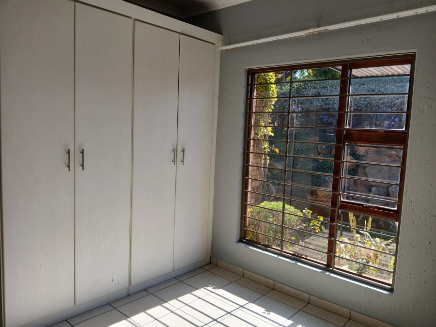 To Let 2 Bedroom Property for Rent in North Riding AH Gauteng